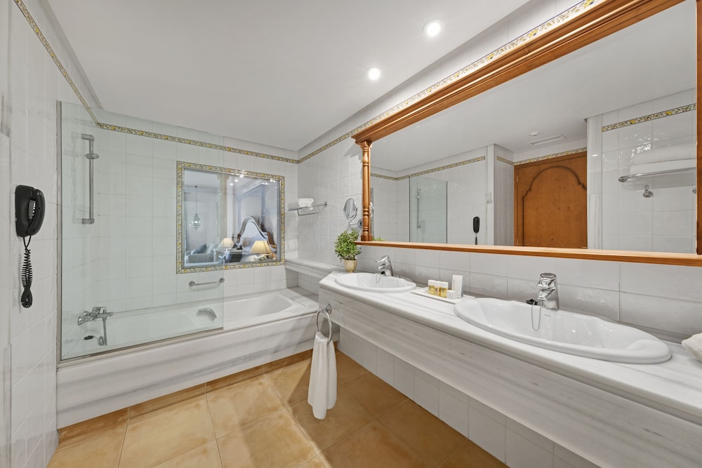 La Moraleja The Quiet Hotel - Adults Only 70/72