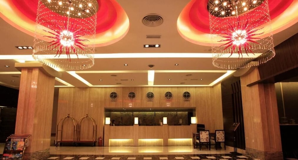 Crown Garden Hotel 6/33