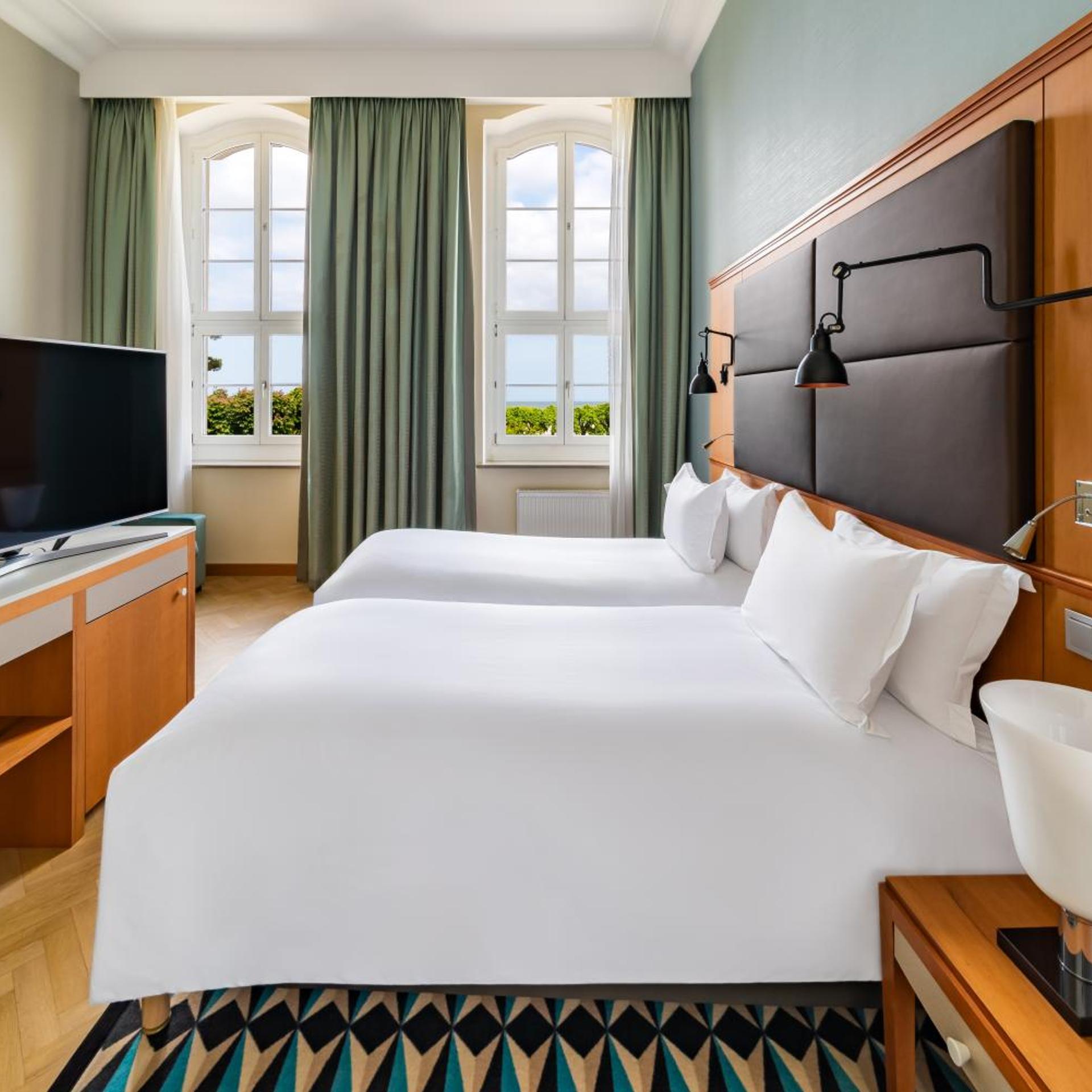 Junior Suite, Twin Beds, Sea Side, No Balcony