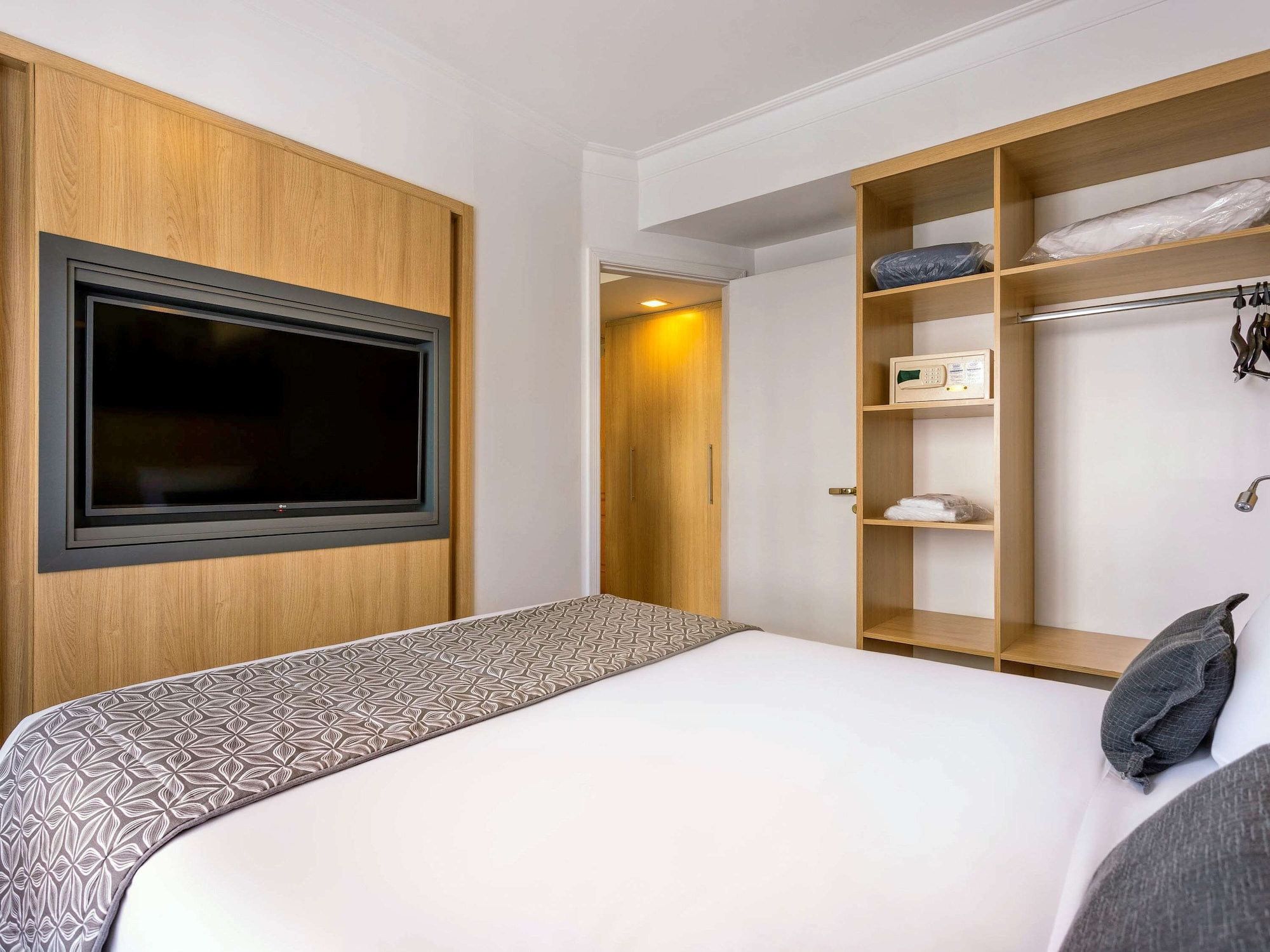 STANDARD, DOUBLE BED