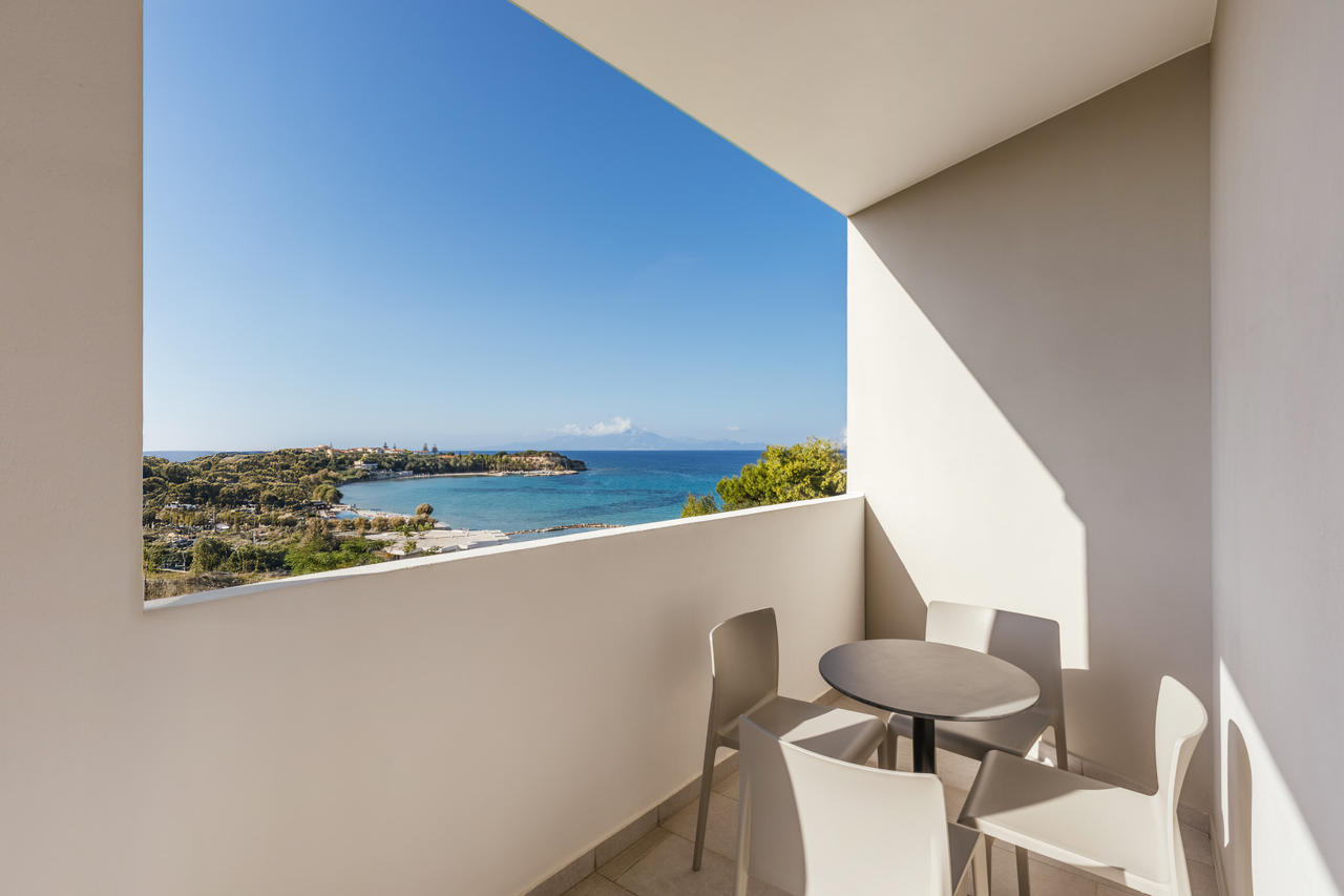 Alexandra Beach Resort & Spa 126/138