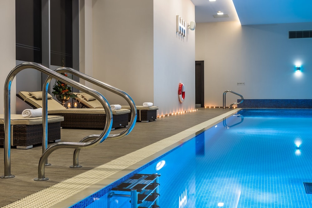 Heston Hyde Hotel 25/43