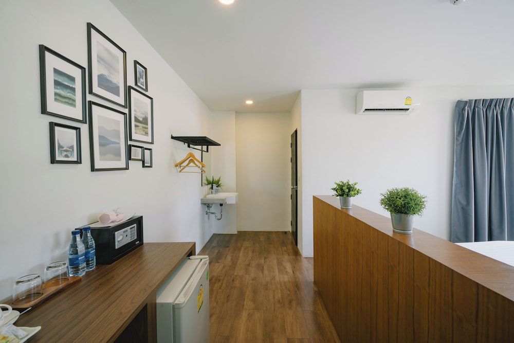 The Arbern Hostel x Bistro 12/50