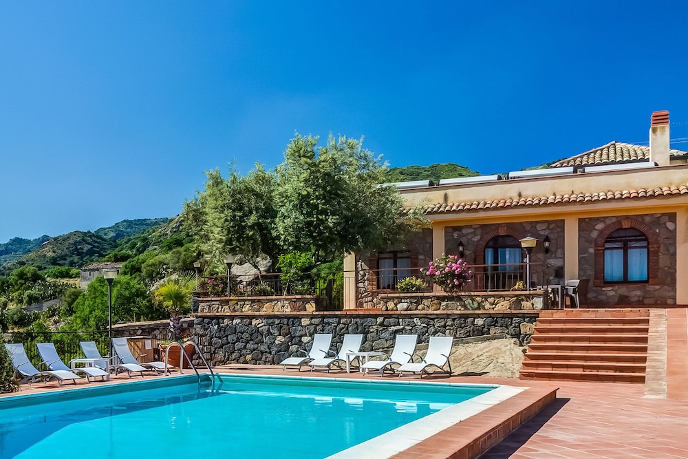 IL POGGIO LUXURY COUNTRY RESORT 1/33