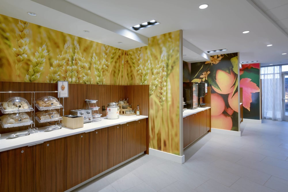 Fairfield Inn & Suites by Marriott Springfield North 7/47