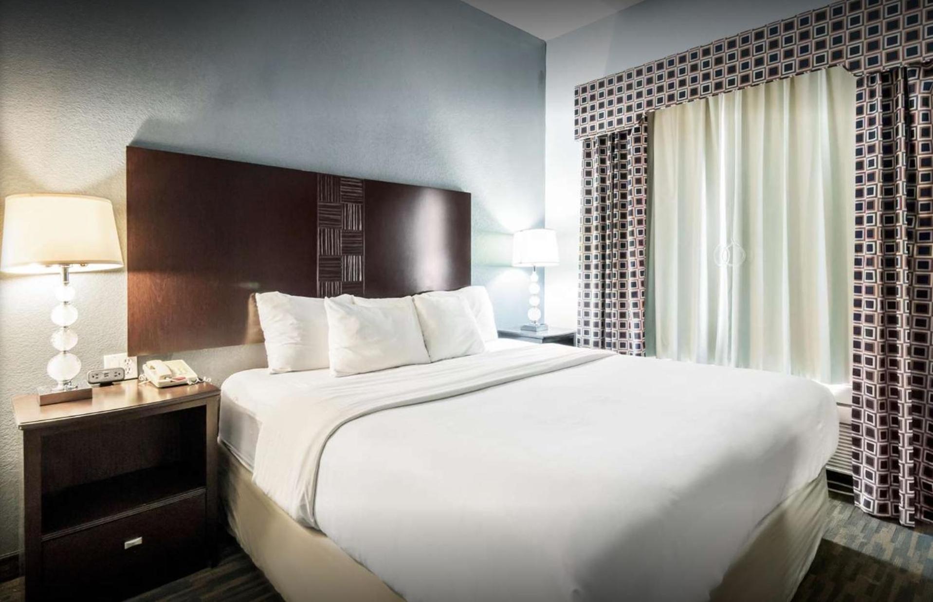 Room, King Bed, Accessible, Baymont by Wyndham Mineral Wells 6/10