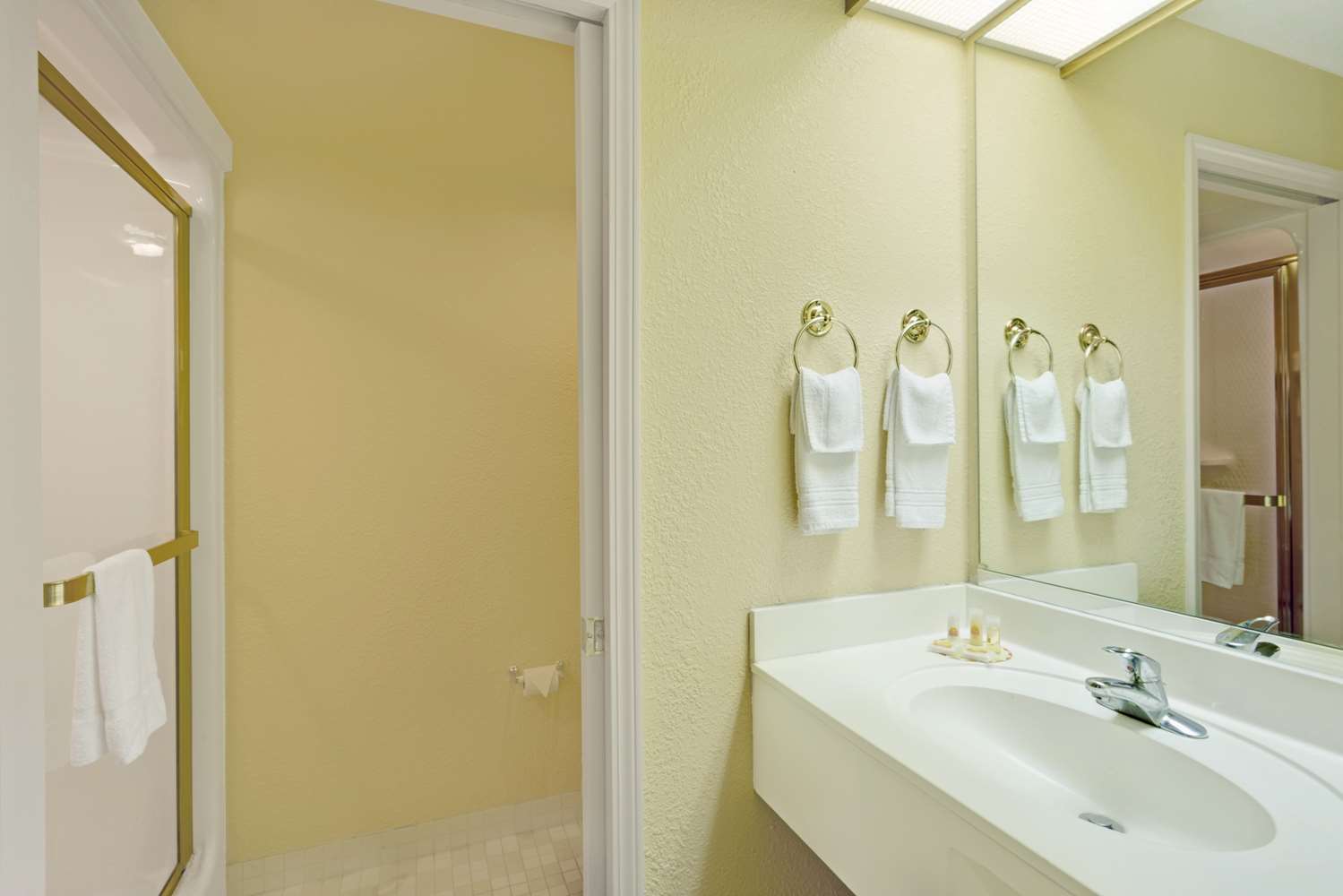 Motel 6 Coraopolis PA Pittsburgh Airport 22/24