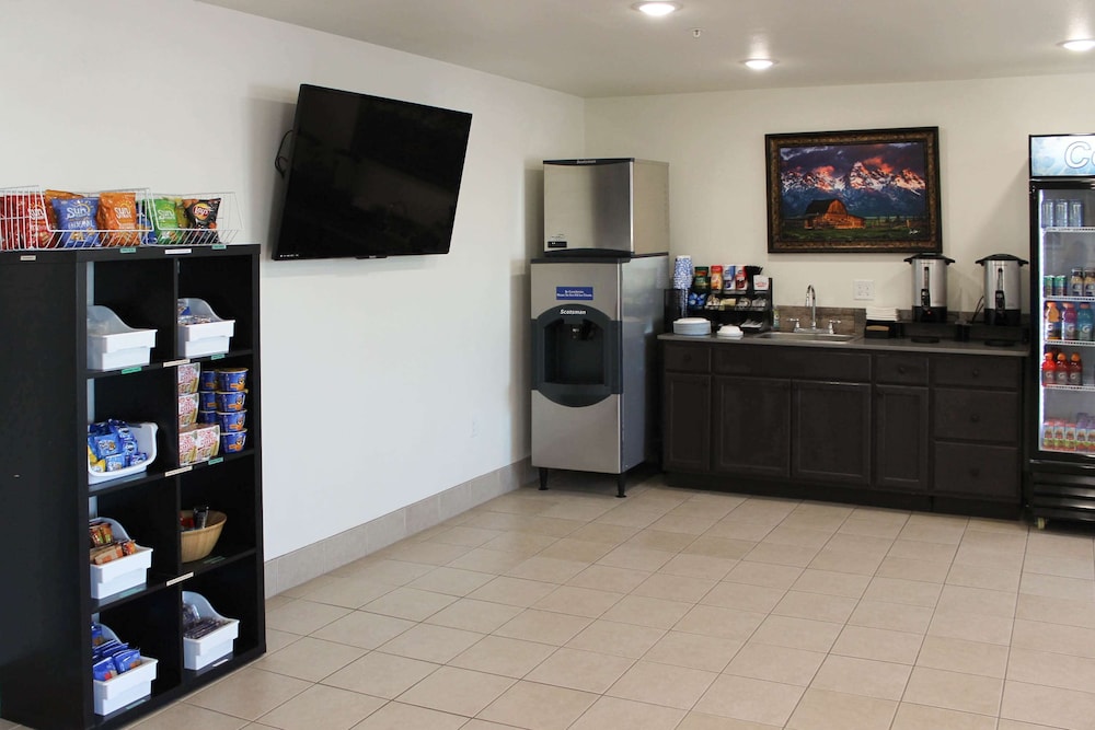 Motel6 Rexburg, ID 7/26