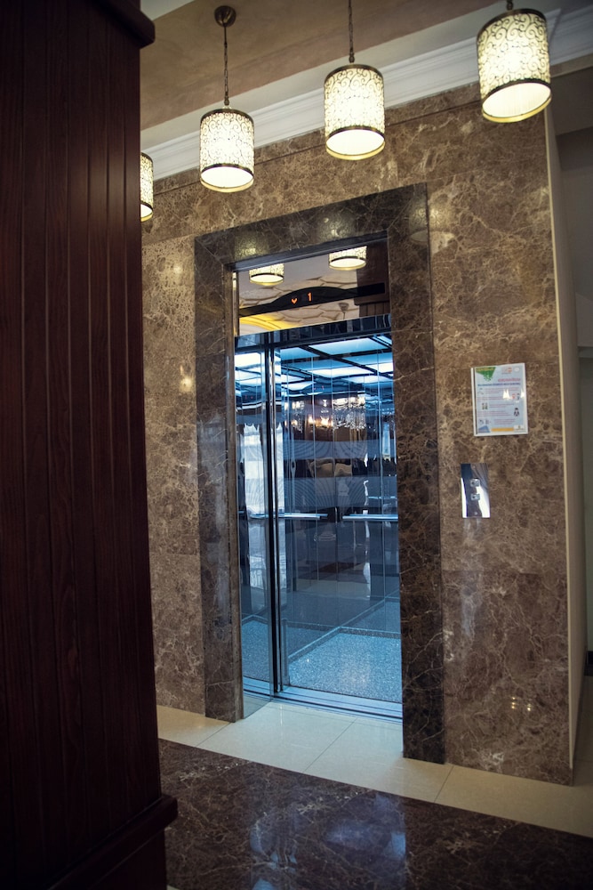 Capitol Hotel 34/50