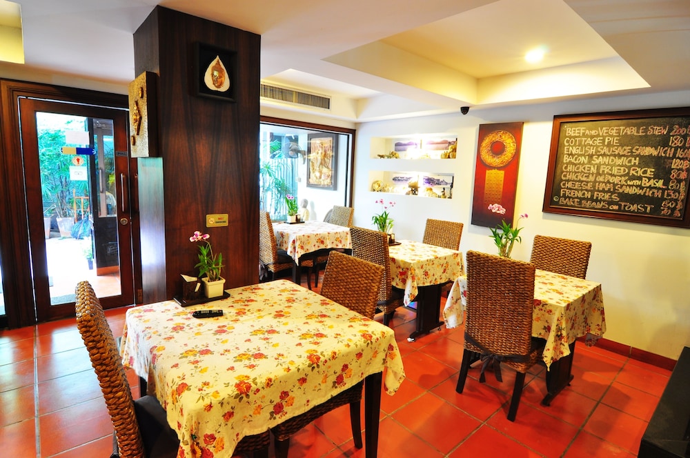 BAAN SUKHUMVIT SOI 20 35/50
