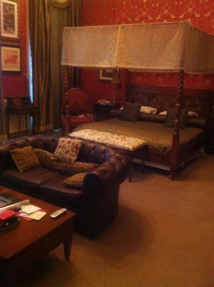 Opulence Centra London Hotel 46/75