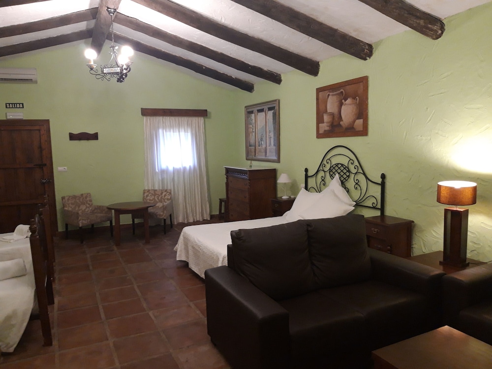 Hotel Hospederia Las Buitreras 28/70