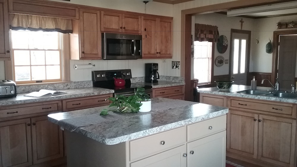 Red Cardinal Bed and Breakfast 10/27