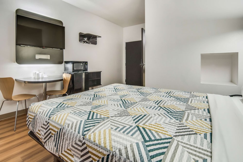 Motel6 Cleburne, TX 17/42