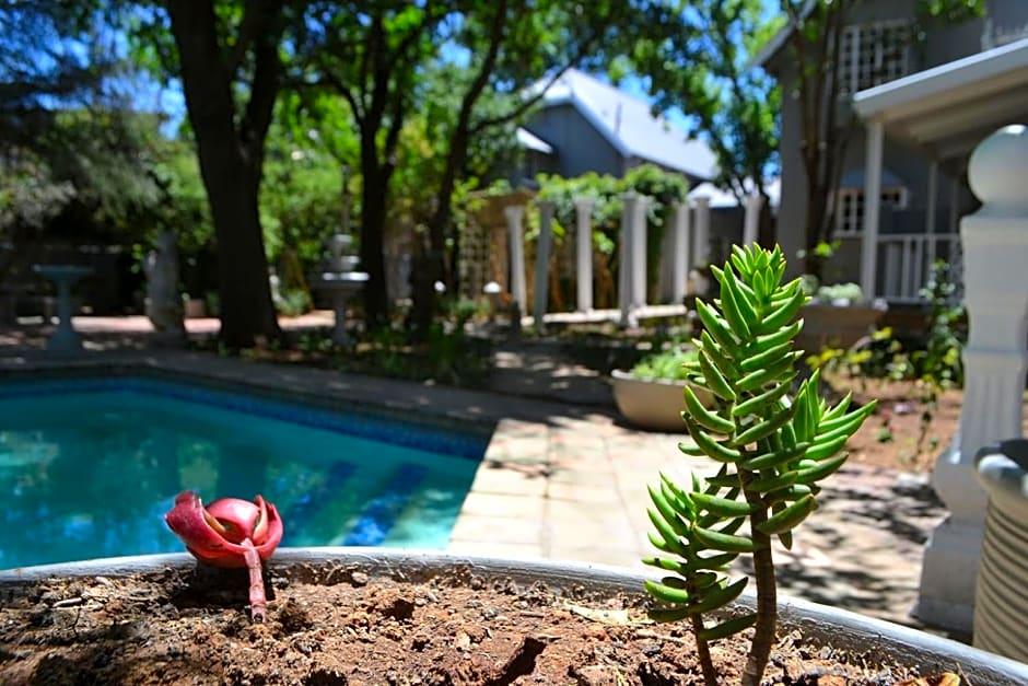 Hobbit Boutique Hotel 28/32