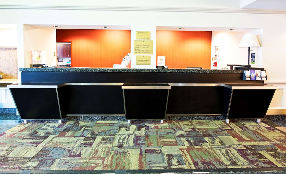 Hampton Inn By Hilton Ottawa 7/38