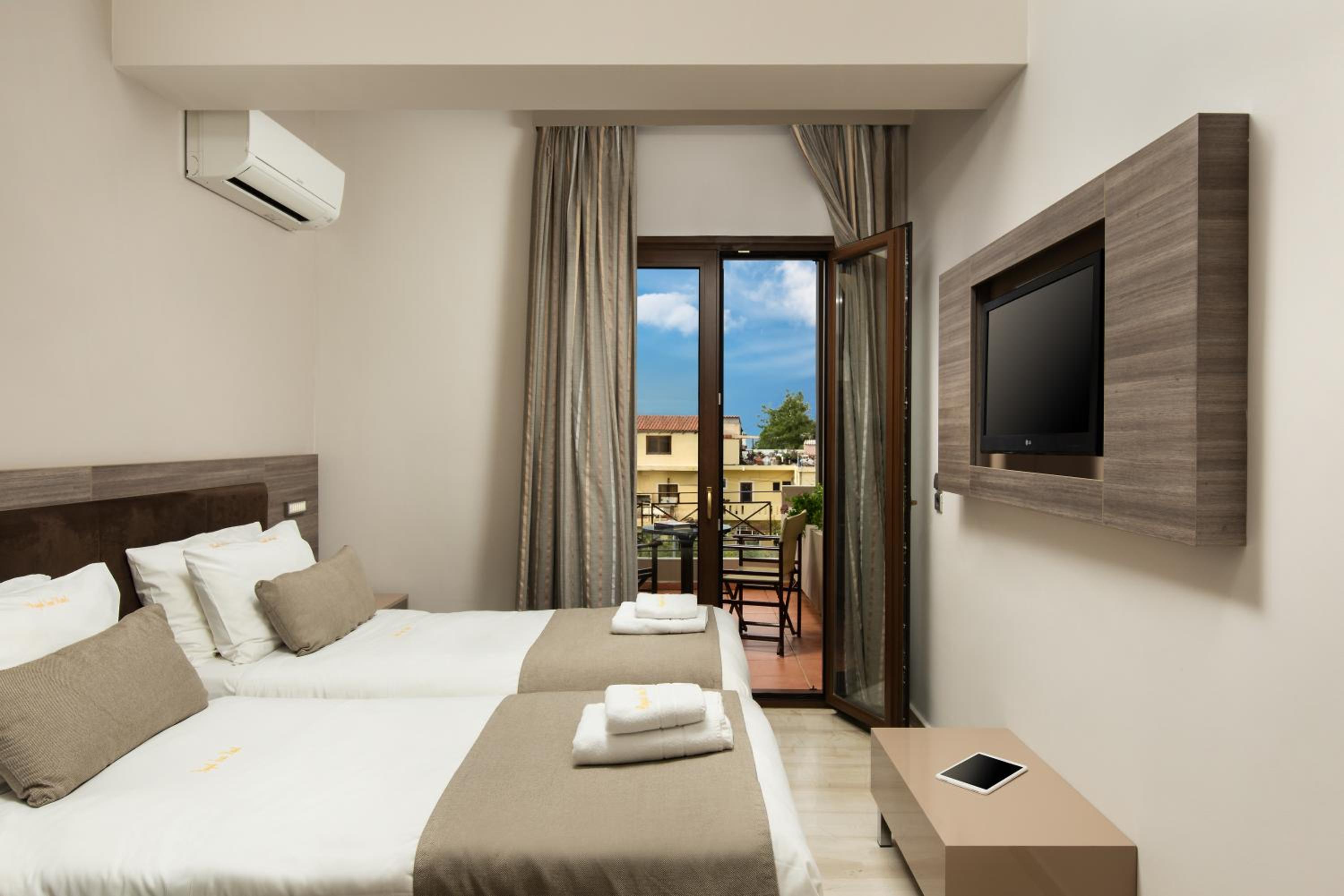 Room, Twin Beds, Partial Town View