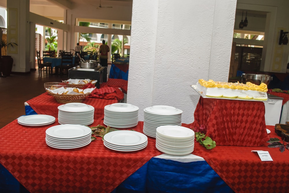 Reef Hotel Mombasa 24/49