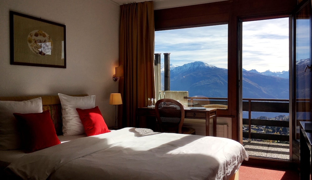 De La Foret Hotel 15/66