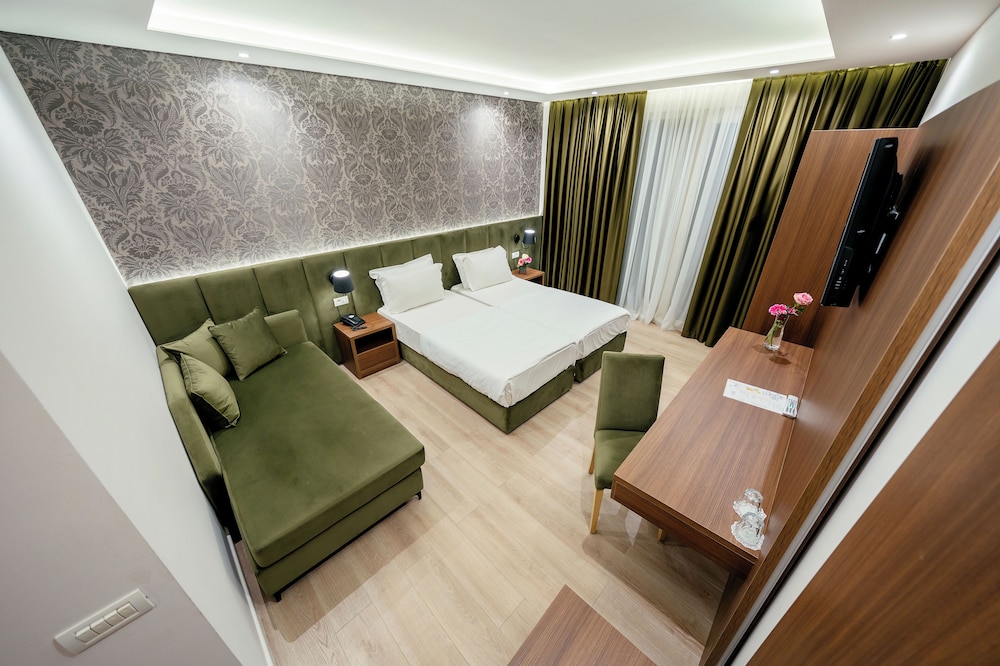 Albanian Star Hotel 11/50