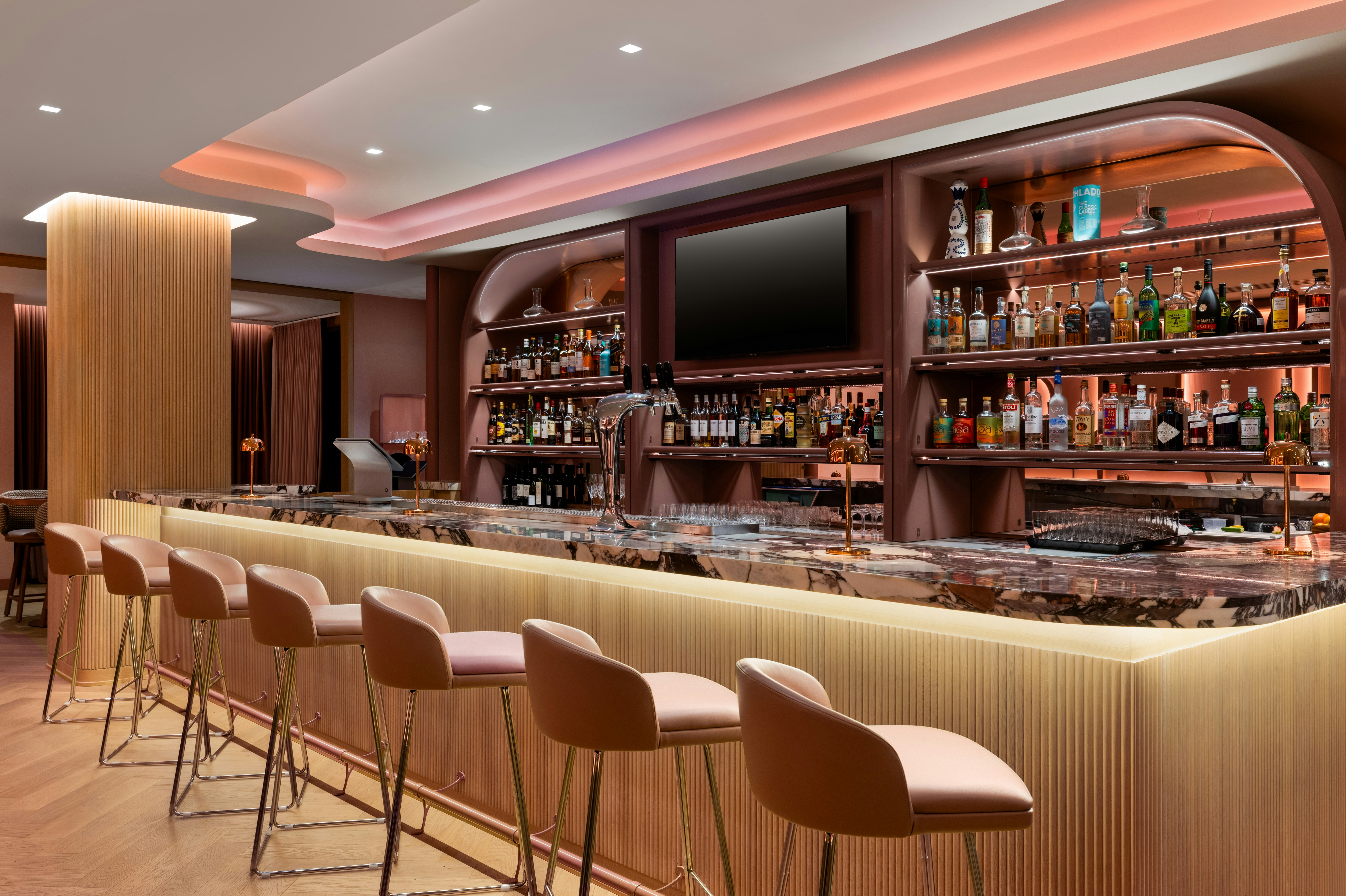 Revery Toronto Downtown, Curio Collection by Hilton 13/25
