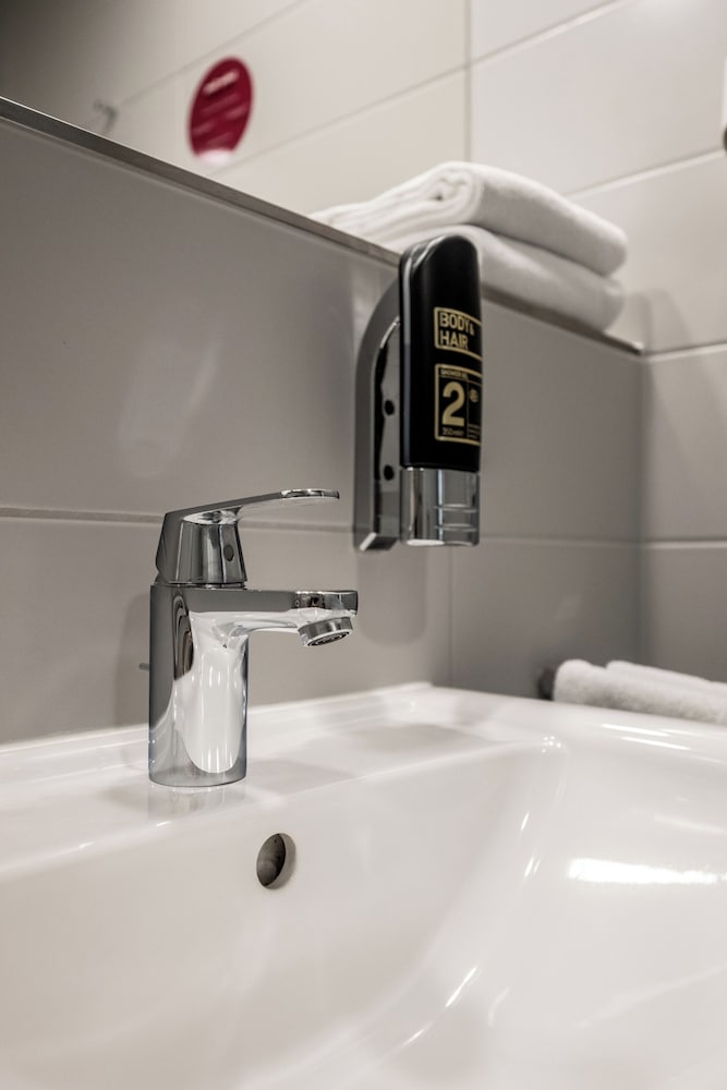 SERWAYS HOTEL WEISKIRCHEN 34/58