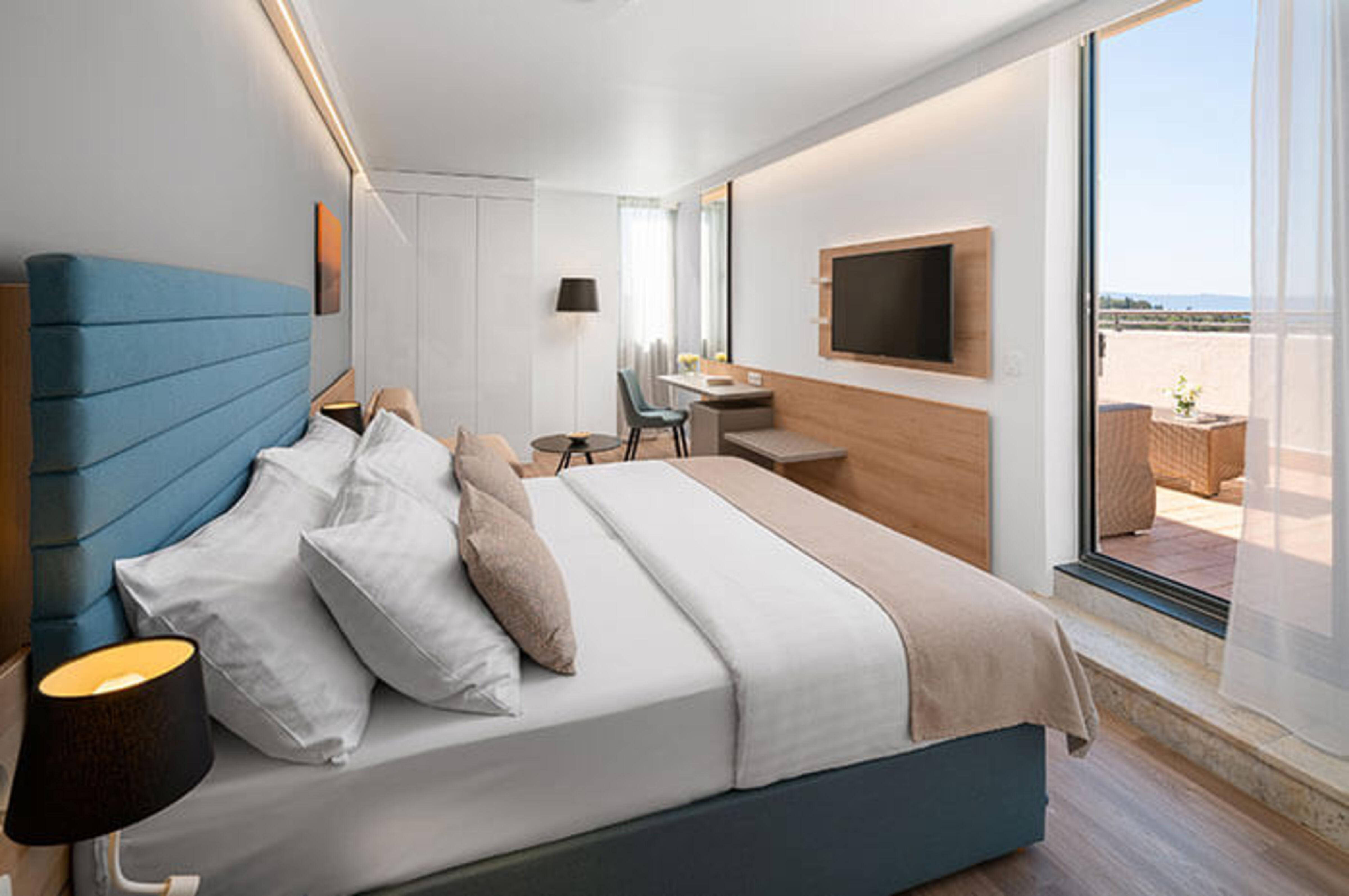 Superior, Sea View, Balcony or Terrace