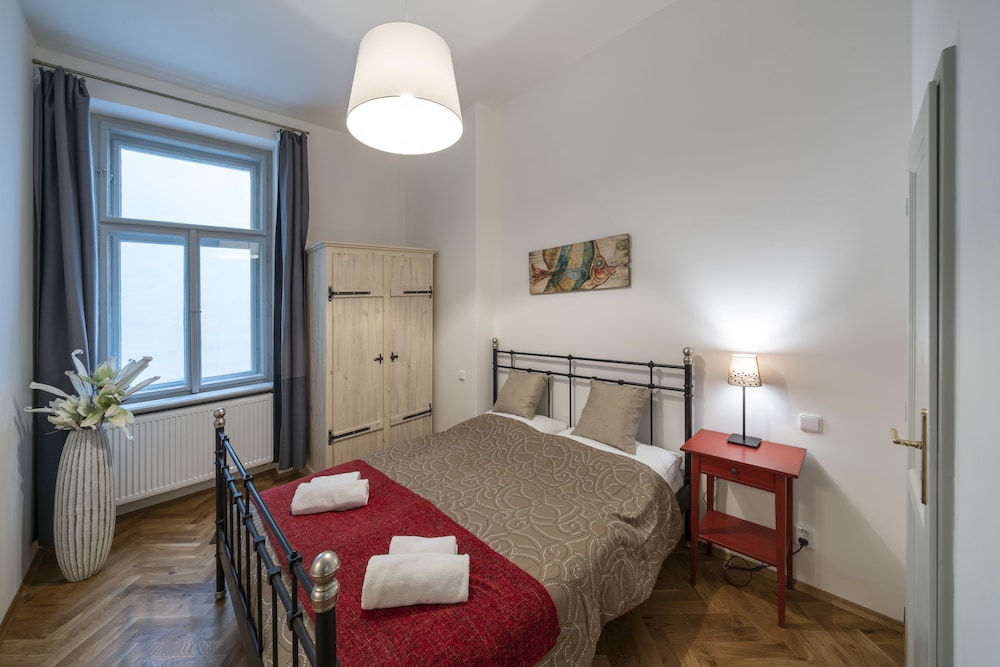 Old Town Aparthotel Michalska 54/75