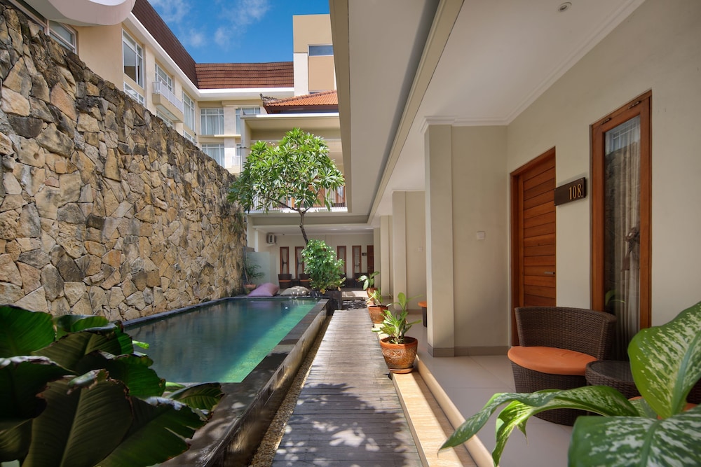 Angkul Angkul Segara Beach Kuta 9/21