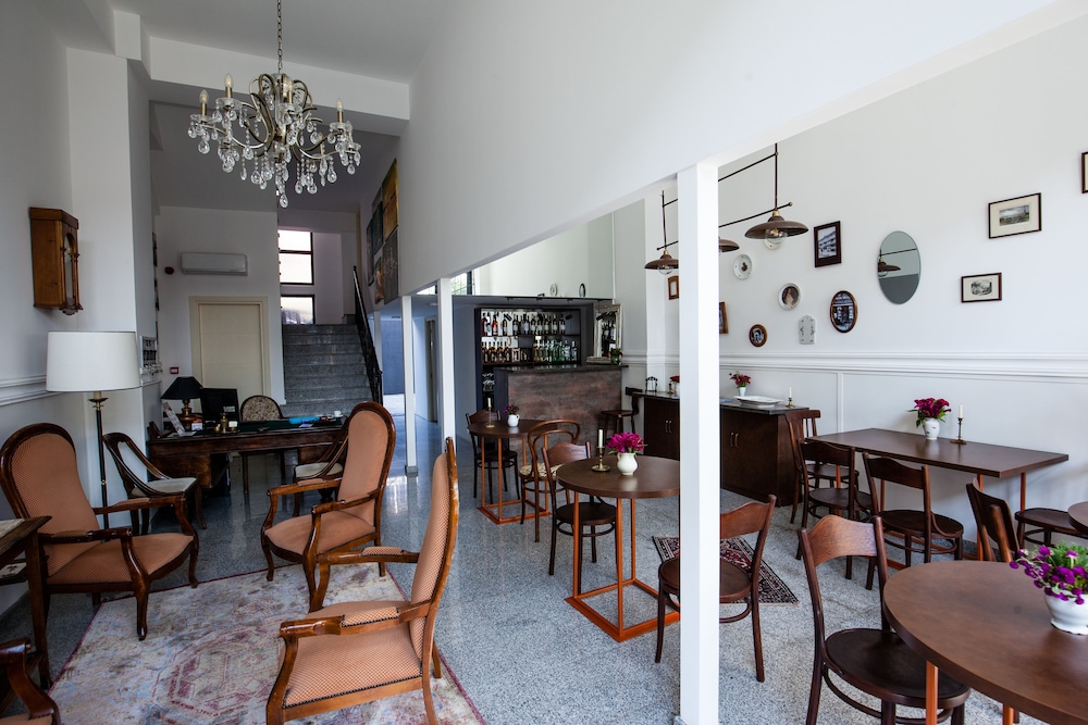 Hotel N16 36/48