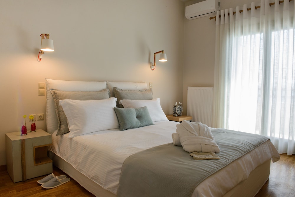 3 Bedrooms, Luxury, Villa, 2 Double and Twin Beds, Sea View, Private Pool