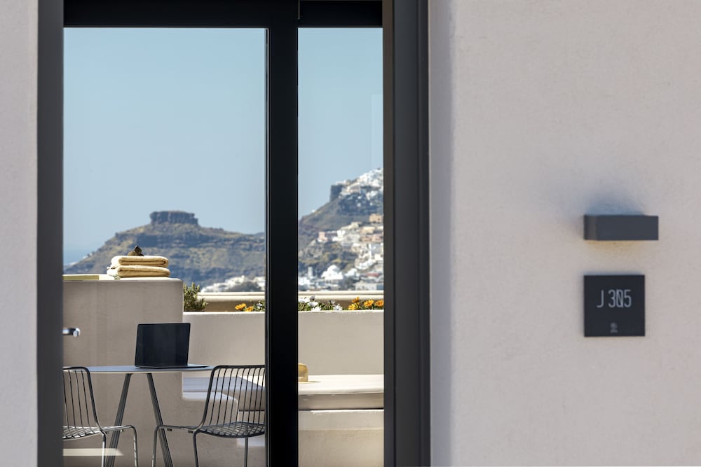 North Santorini Luxury Spa Hotel 42/50