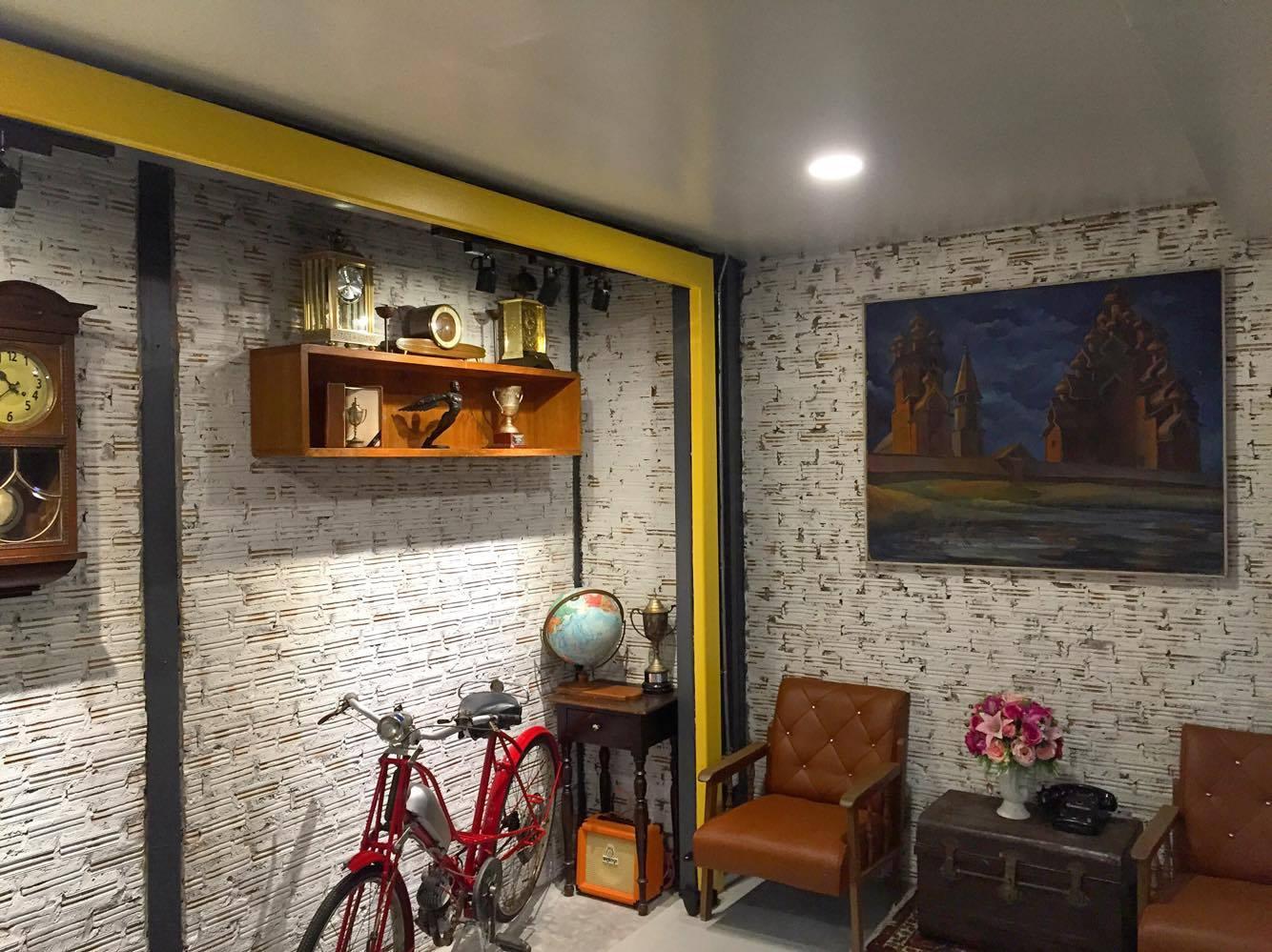 Ducati Bike Box Hostel 42/53