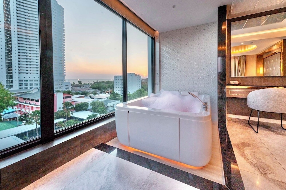 The TJ Hotel Pattaya 21/49