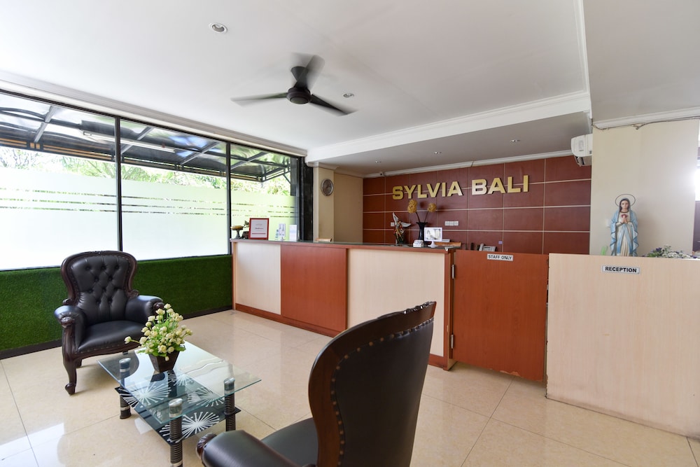 Reddoorz Plus Near Mall Bali Galeria 2 6/35