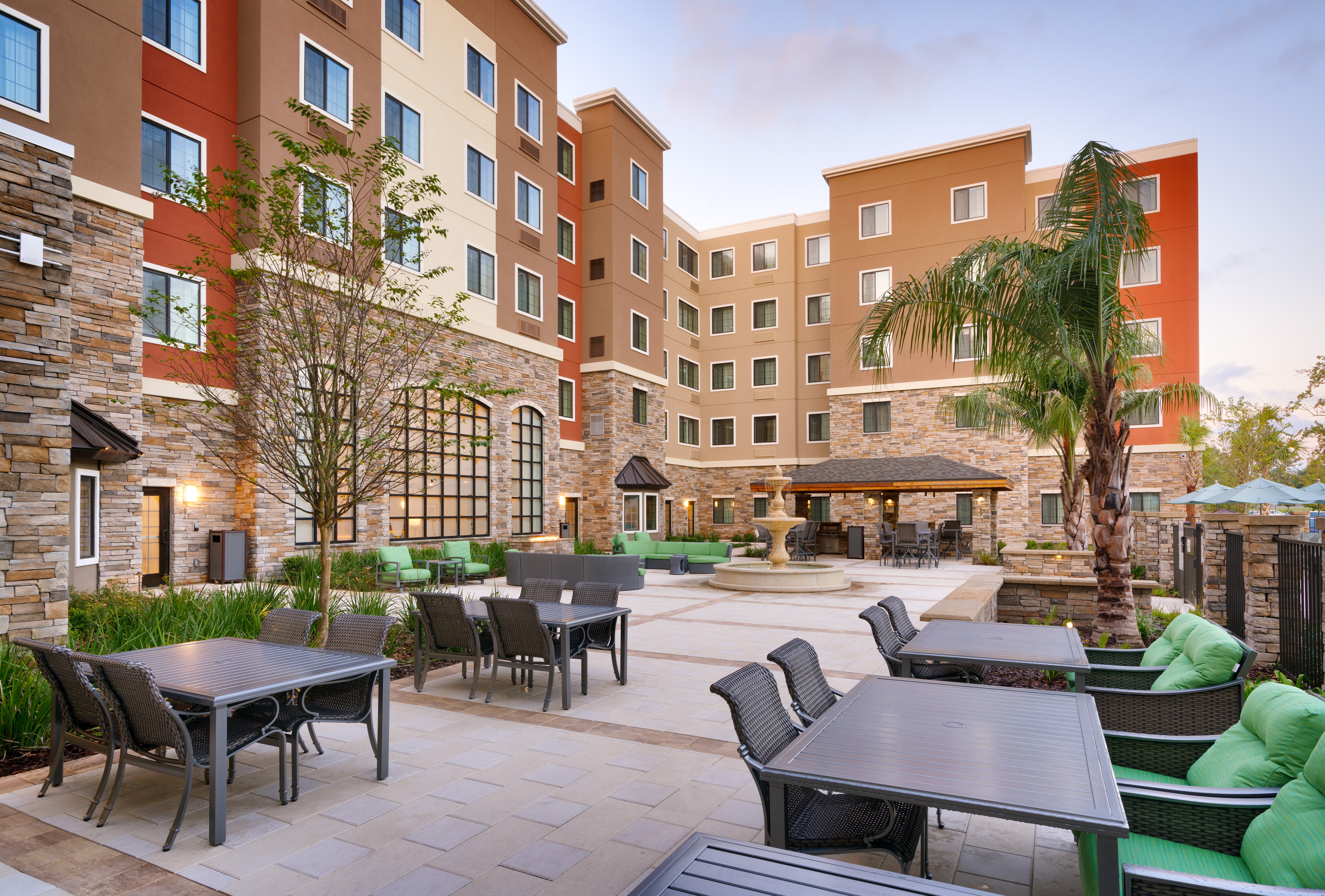 Holiday Inn Express Suites Gainesville I 75 68/68