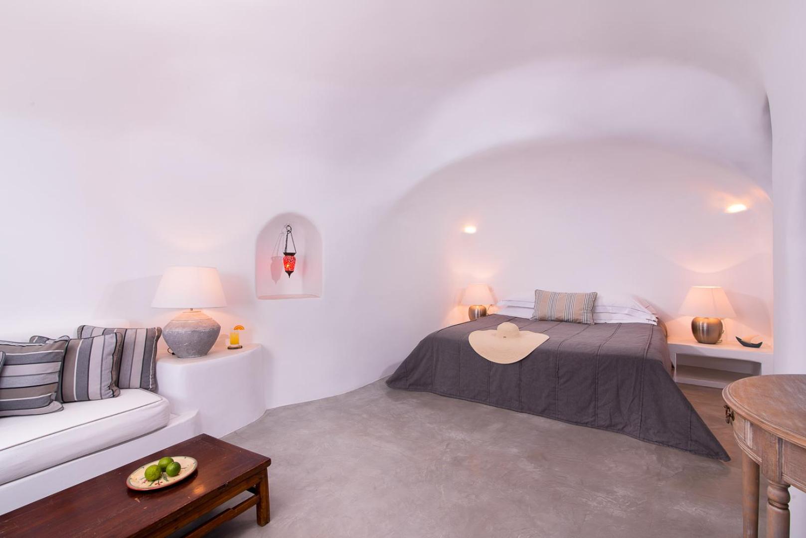 Cave, Suite, Caldera View, Hot Tub