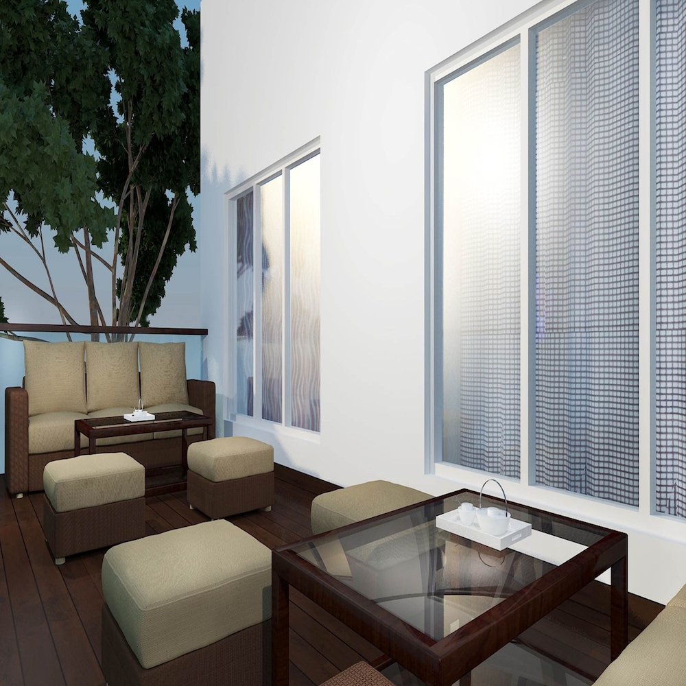 Ambar Sarovar Portico 35/48