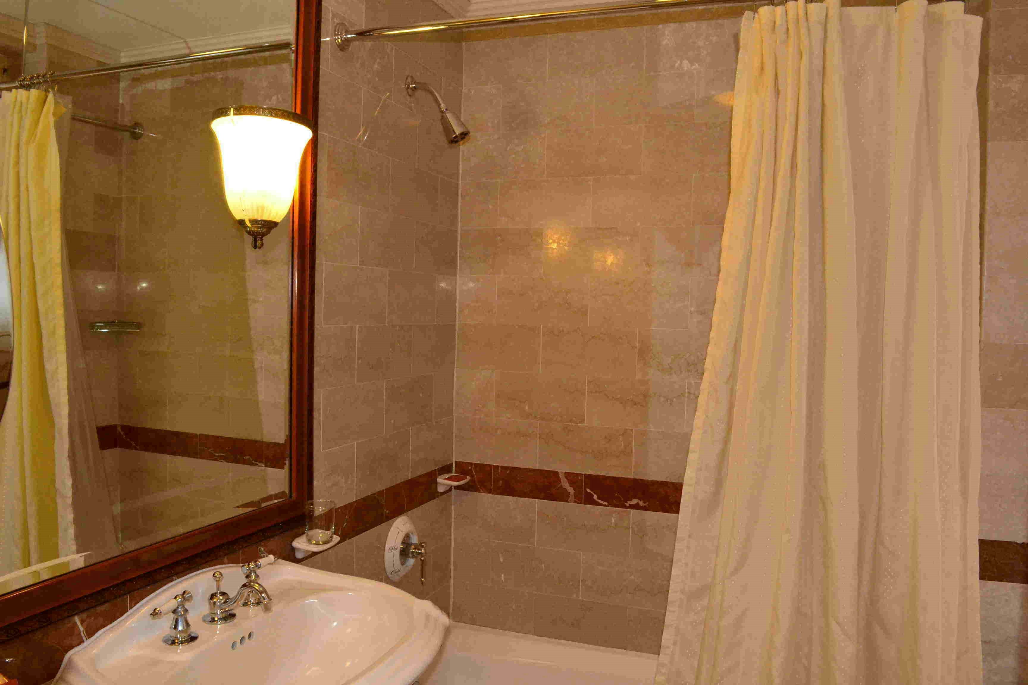 Wall Street Inn 43/46