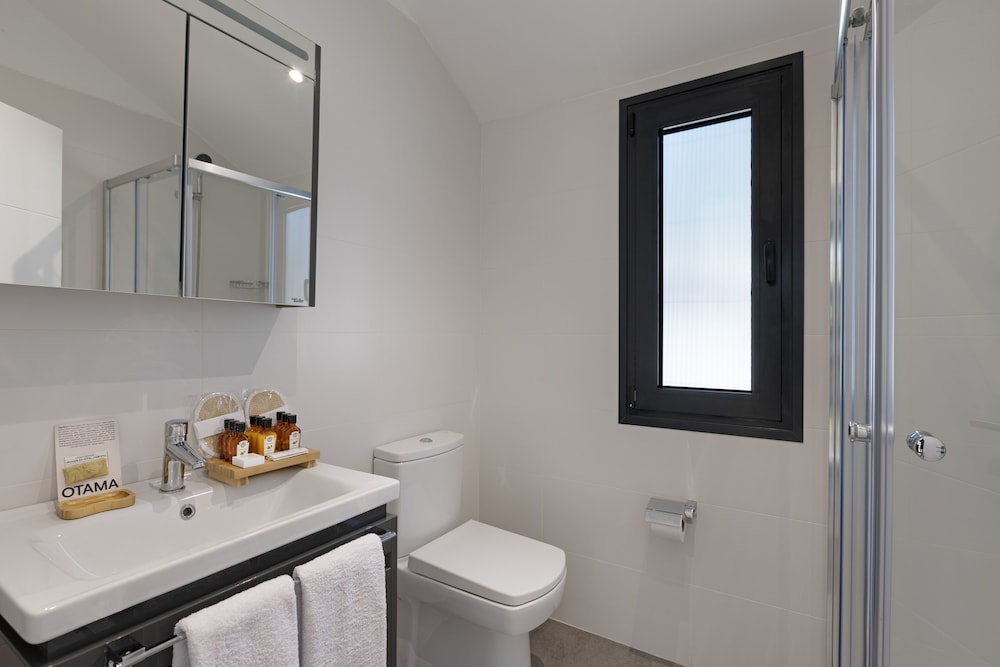 Kairos Hotel 40/43