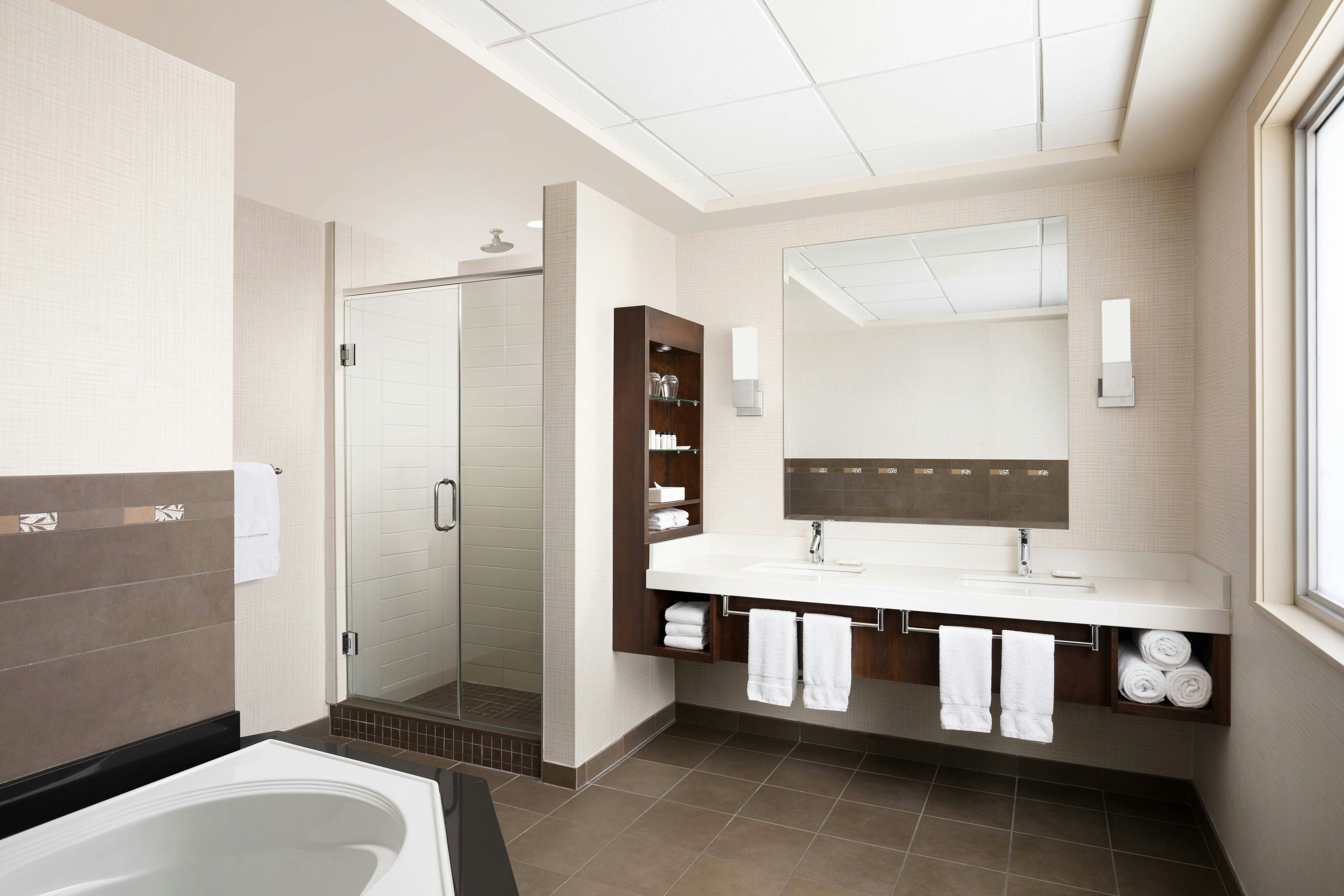 Delta Hotels By Marriott Calgary South 24/26