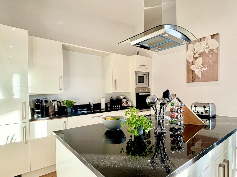 YOUR SPACE APARTMENTS - THE HAMILTONS 23/46