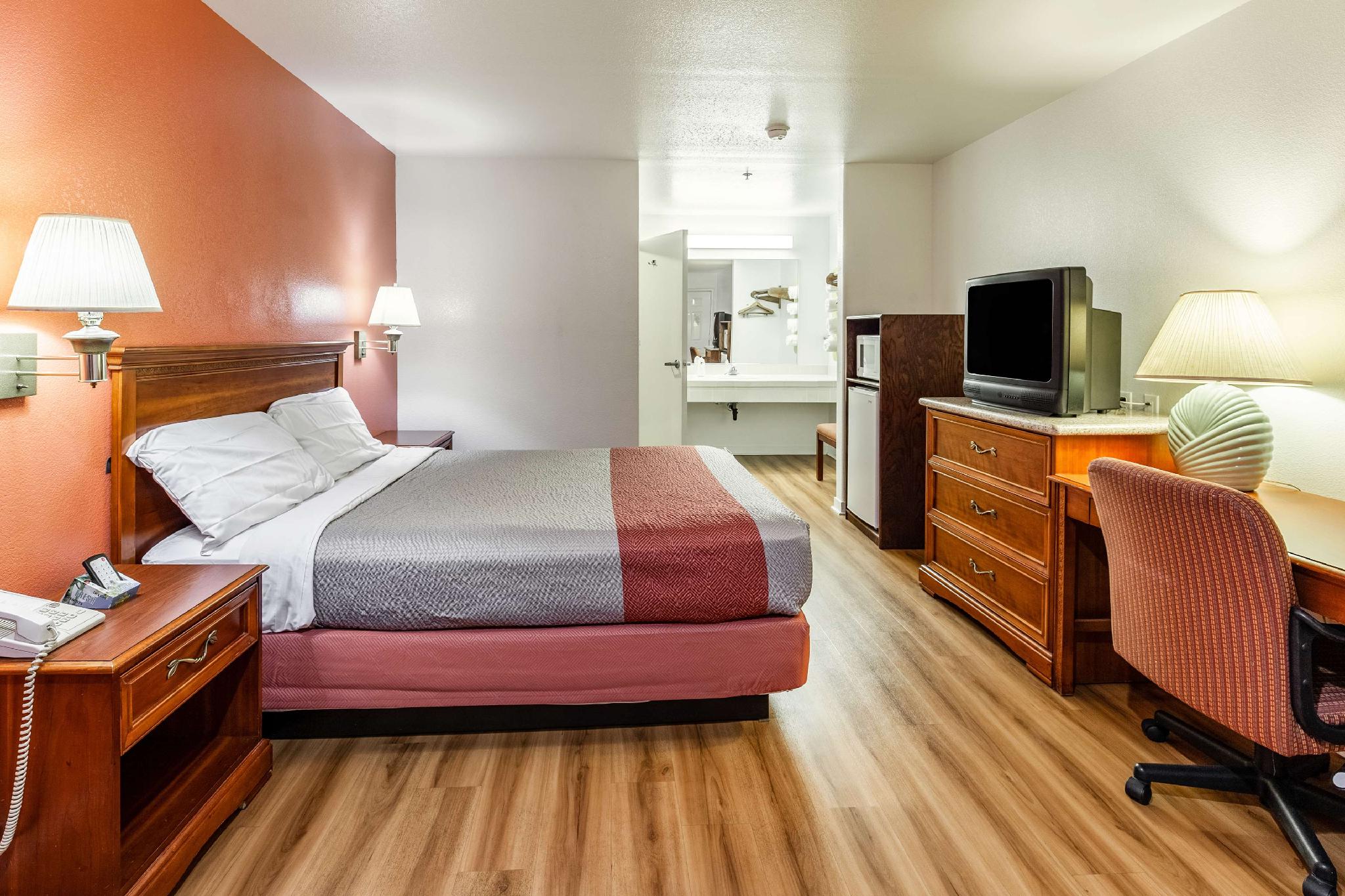 Motel6 Stockton, CA - East 18/29