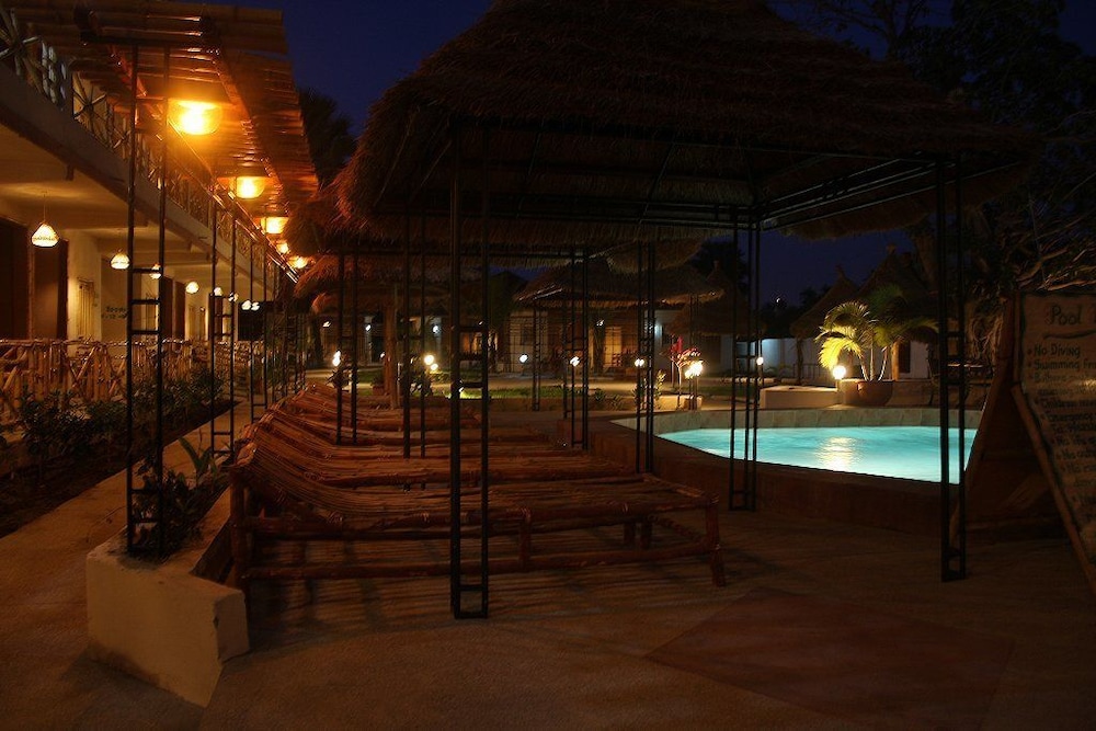 Bamboo Garden Hotel 35/43