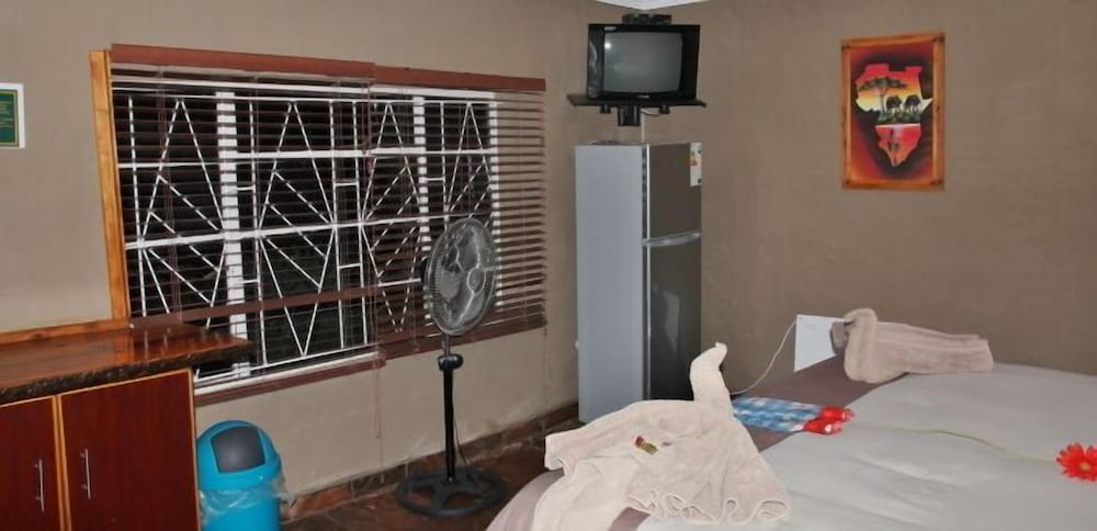 Emahlathini Guest Farm 12/49