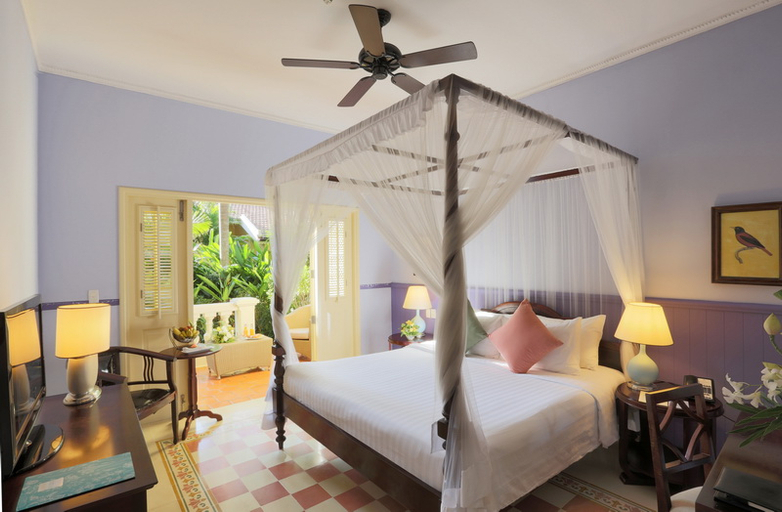 Deluxe Garden King Bed