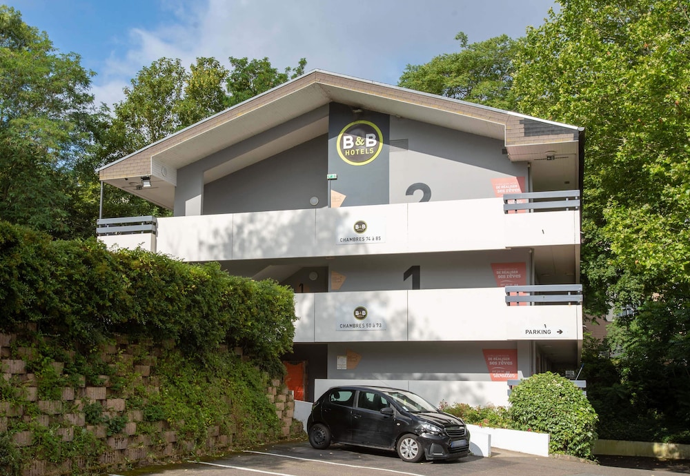 B&B HOTEL Louveciennes in LOUVECIENNES