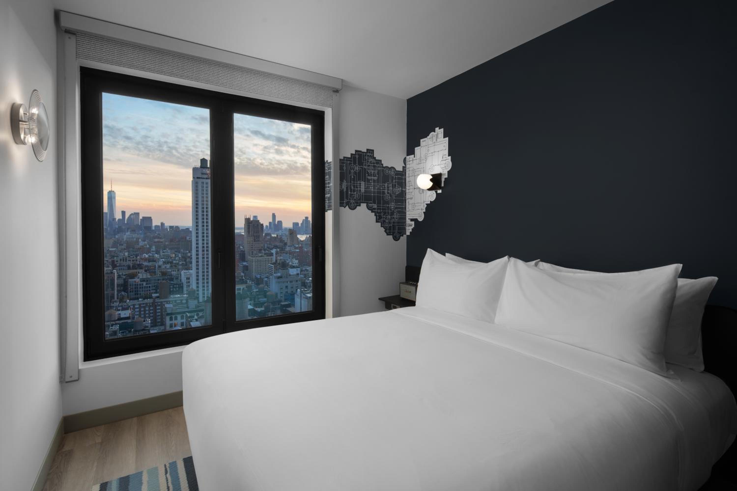 Urban, King Bed, City View, Bathtub, Accessible