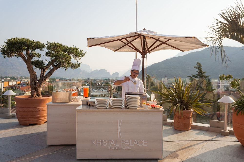 Hotel Kristal Palace 5/48