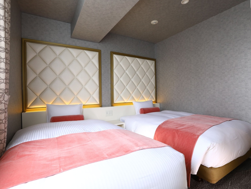 2 BEDROOMS, STANDARD, TWIN BEDS